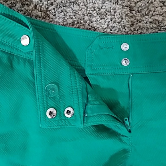 Shorts - Picture 3 of 4